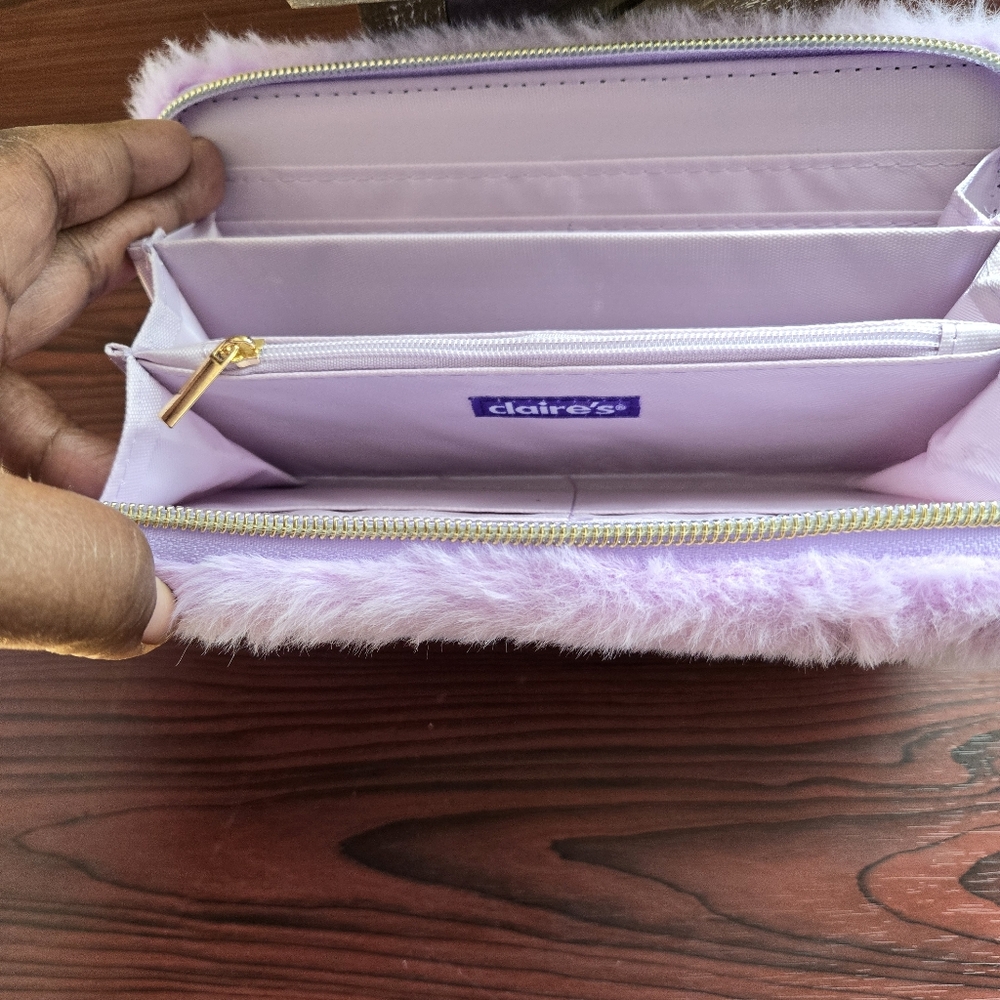Claire's Furry wallet - Picture 2 of 5